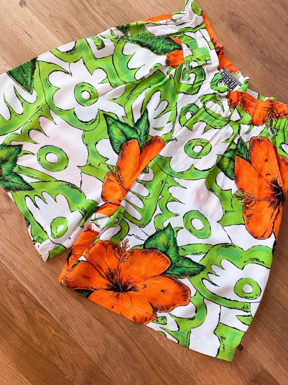 80s/90s Forenza Rayon shorts green and orange florals summer
